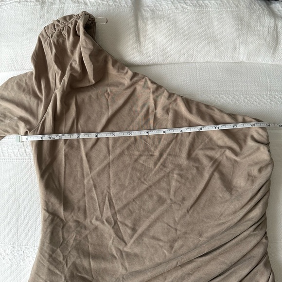 Dynamite Single Shoulder Top - Picture 4 of 8